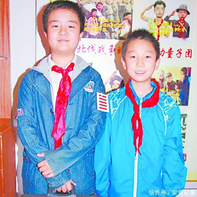 肩挑“五道杠”，因“一脸官相”照片走红的小学生，后来怎样了？ - 360娱乐，你开心就好