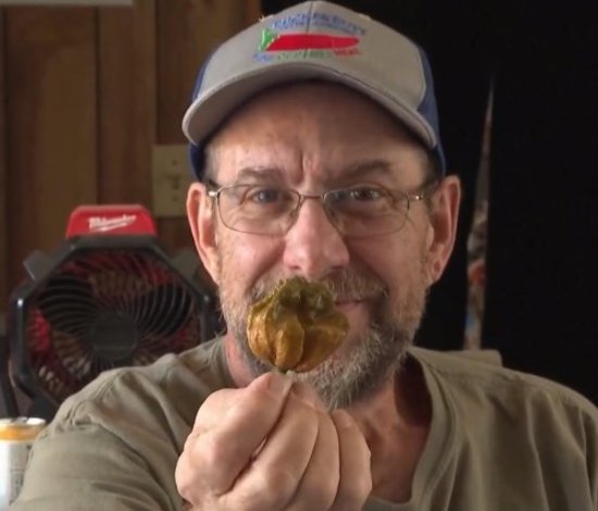 美国男子培育出世界上最辣的辣椒辣度约16倍于死神辣椒