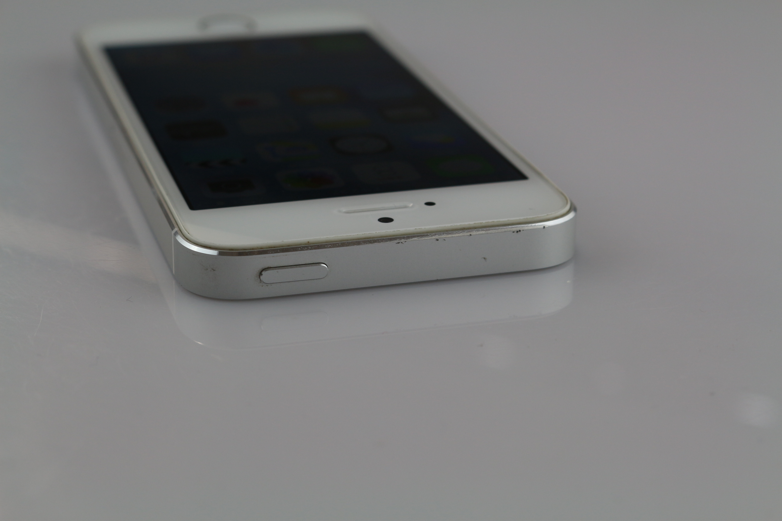 苹果【iphone 5s】 白色 16 g a1530 国行9新 在保 所见即所得