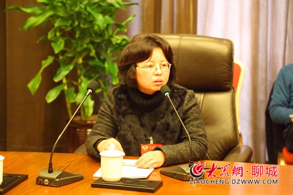 政协委员李明芳