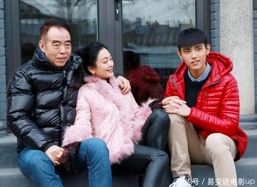 "演员"李光复:住上亿四合院,娶普通妻子,如今儿子成他骄傲
