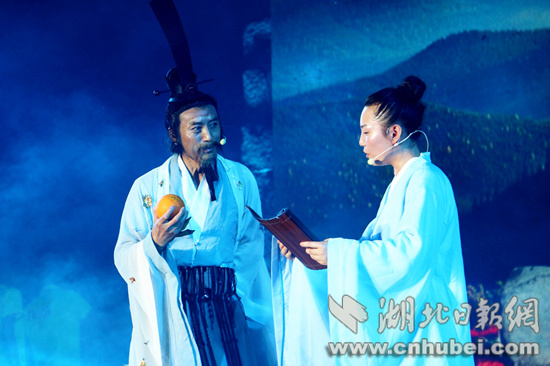 表演《屈原与宋玉》.记者王建锋 摄