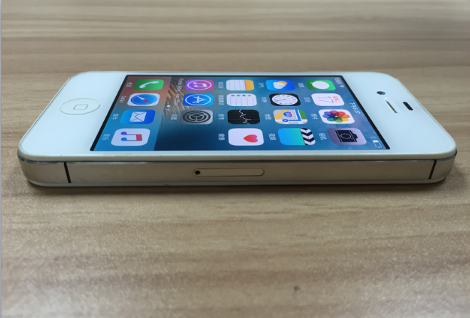 苹果【iphone 4s】联通 3g/2g 白色 16 g 国行 八成新 真机实拍