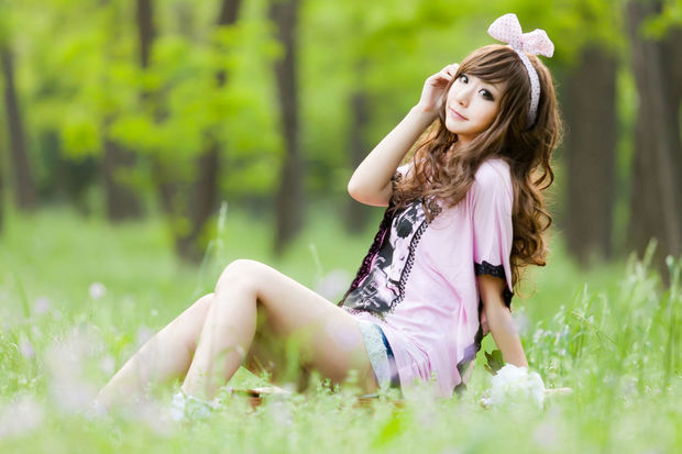 求360壁纸里面这个美女的名字以及资料