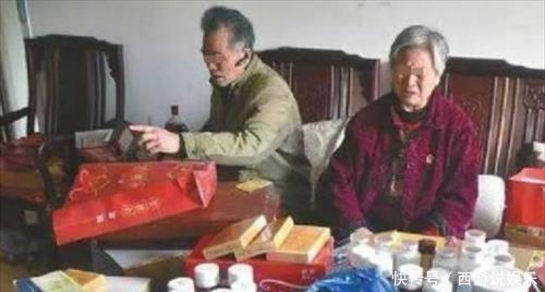 “百变神医”刘洪滨:一人分饰九名专家,世界欠她一个奥斯卡影后 - 360娱乐,你开心就好