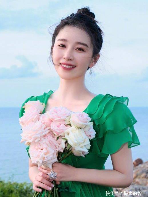 《娘妻》正式出道,随后在2010年1月主演余少群的宫廷剧《苍穹之昴》