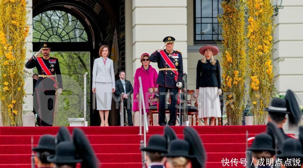 挪威王储妃接待摩尔多瓦女总统!穿黑白配经典大气,晚宴上也美翻 - 360娱乐,你开心就好