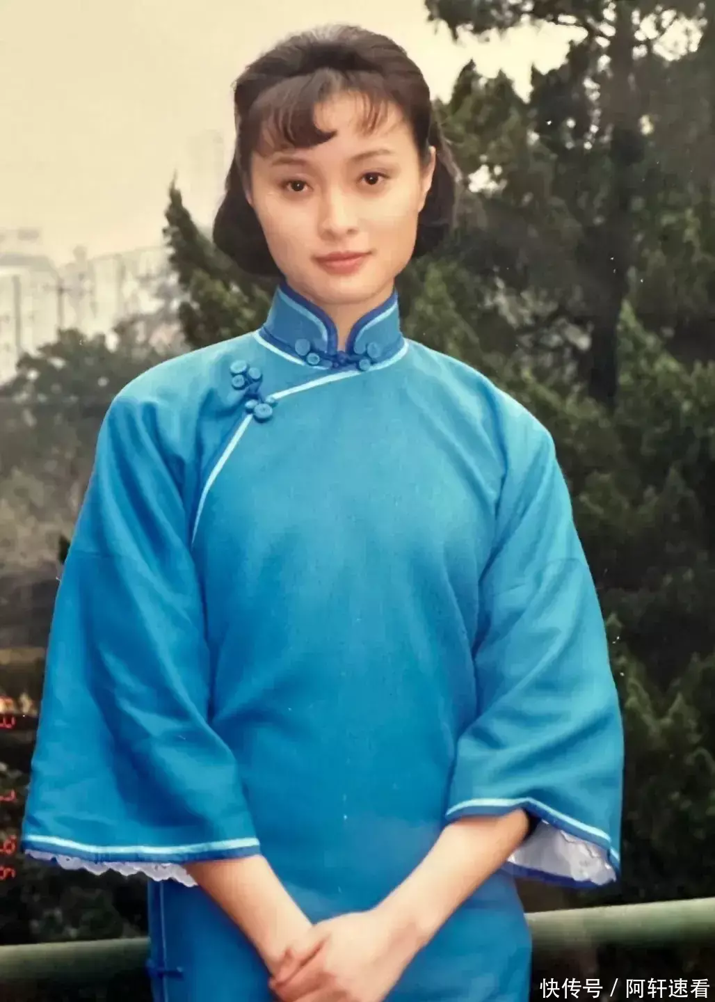 53岁陈建斌蒋勤勤，现身香港恩爱甜蜜，结婚18年吴越这根刺终拔出 - 360娱乐，你开心就好