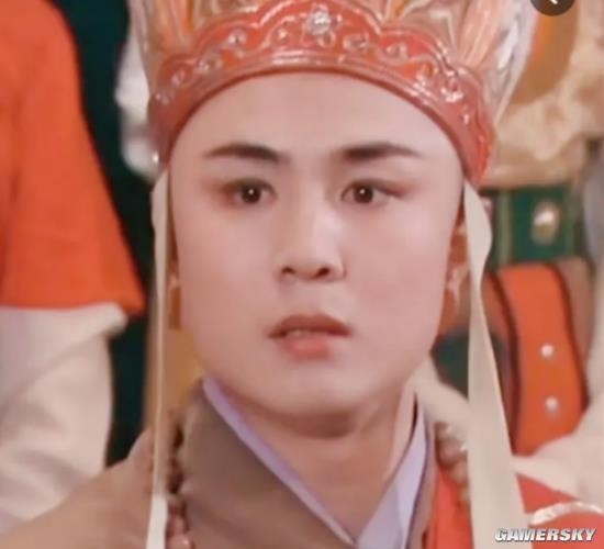 86版西游记唐僧扮演者徐少华街头献唱63岁状态良好不显老