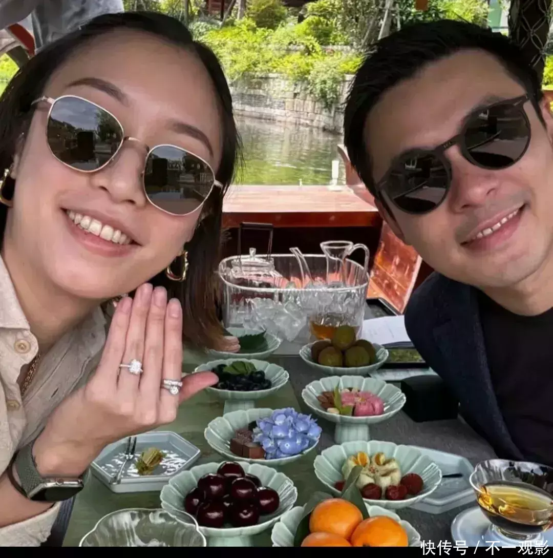 曝霍启仁在上海求婚是帮衬罗康瑞，为继父产业做宣传，朱玲玲自豪 - 360娱乐，你开心就好