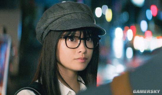 桥本环奈小说之神幕后照戴眼镜的短发文艺少女
