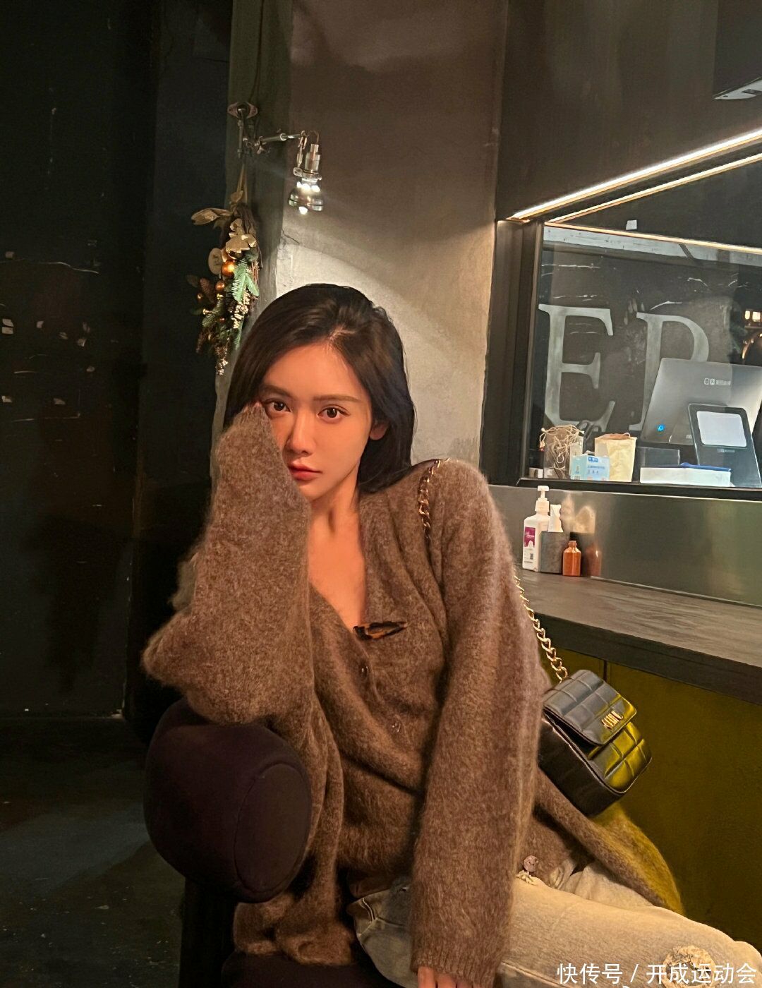 腾讯NBA女主播的白马王子，出现了吗？美娜：遇见第一棵圣诞树 - 360娱乐，你开心就好