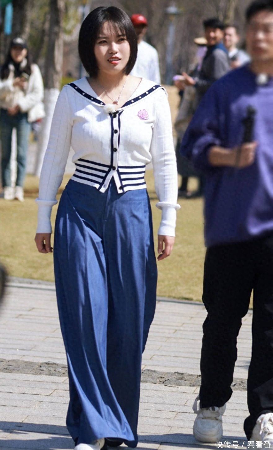 李雪琴录制综艺近照曝光,身材暴瘦颜值提升,网友夸赞像韩国女团 - 360娱乐,你开心就好