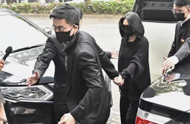 小S公公举办葬礼,女儿化妆引争议,大S缺席不给张兰蹭热度的机会 - 360娱乐,你开心就好