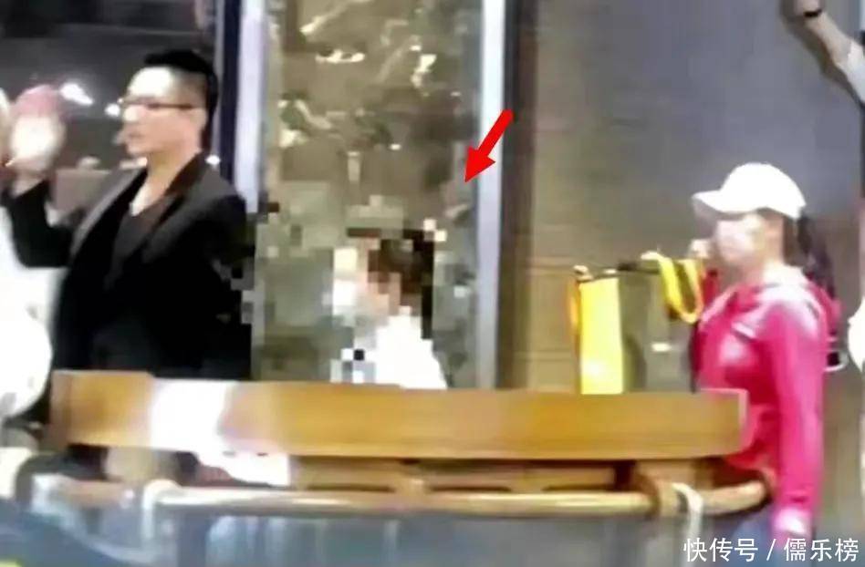 大S疑无心打扮女儿，汪希玥衣着土气见爸爸，汪小菲却正式到西装革履 - 360娱乐，你开心就好
