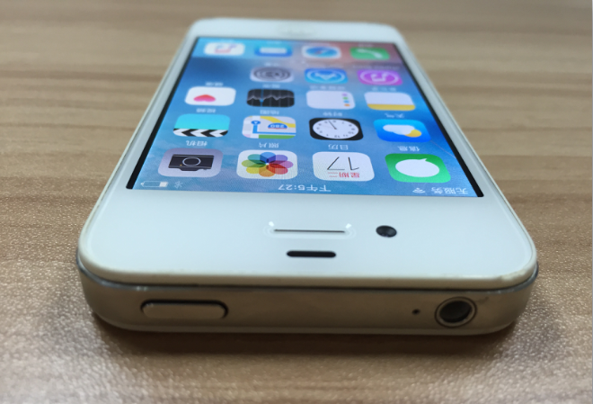苹果【iphone 4s】联通 3g/2g 白色 16 g 国行 八成新 真机实拍
