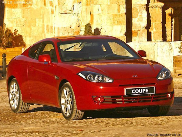 这是停产前最后一代(2006款)现代·酷派;自己改装了个性车标.