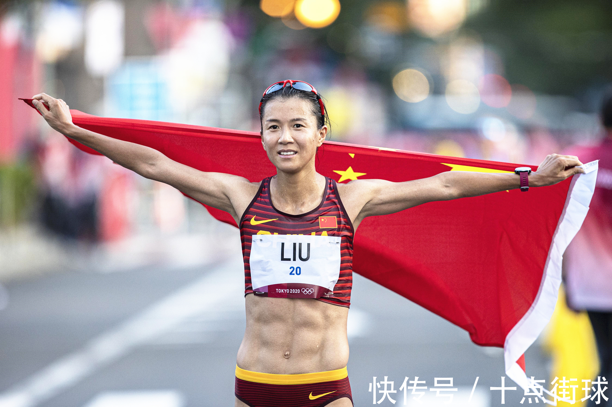 29岁奥运夺金随即退役生娃半年练出八块腹肌34岁再夺奥运奖牌