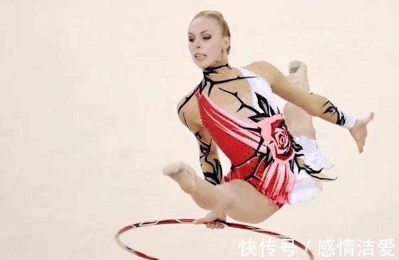 艺术体操表演的尴尬瞬间淡定演完心理强大