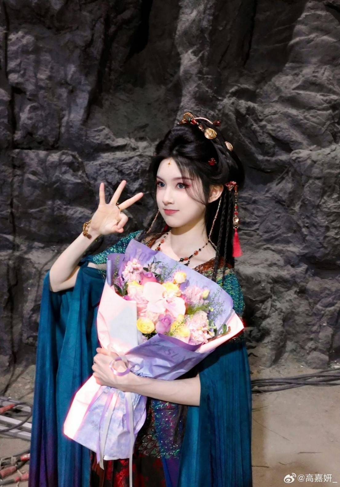高嘉妍《揽流光三千》杀青 反差反派洛云羞惊艳亮相 - 360娱乐,你开心就好