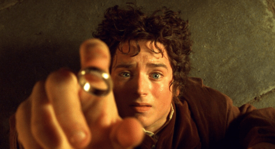 弗罗多变"咕噜"!伊利亚伍德新片变态形象引热议