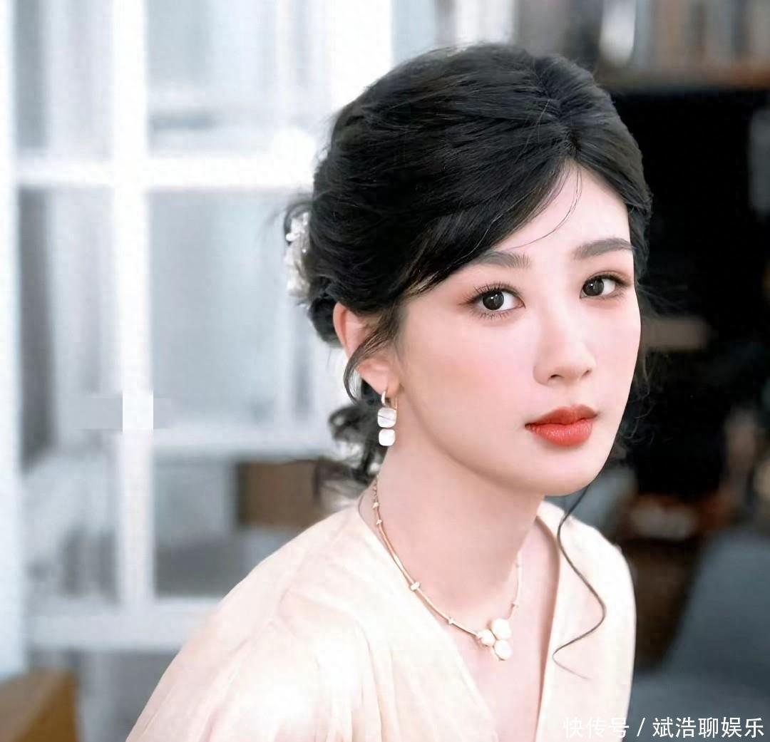 从小童星成长为女大主，30多岁的杨紫，事业和颜值更上一层楼 - 360娱乐，你开心就好