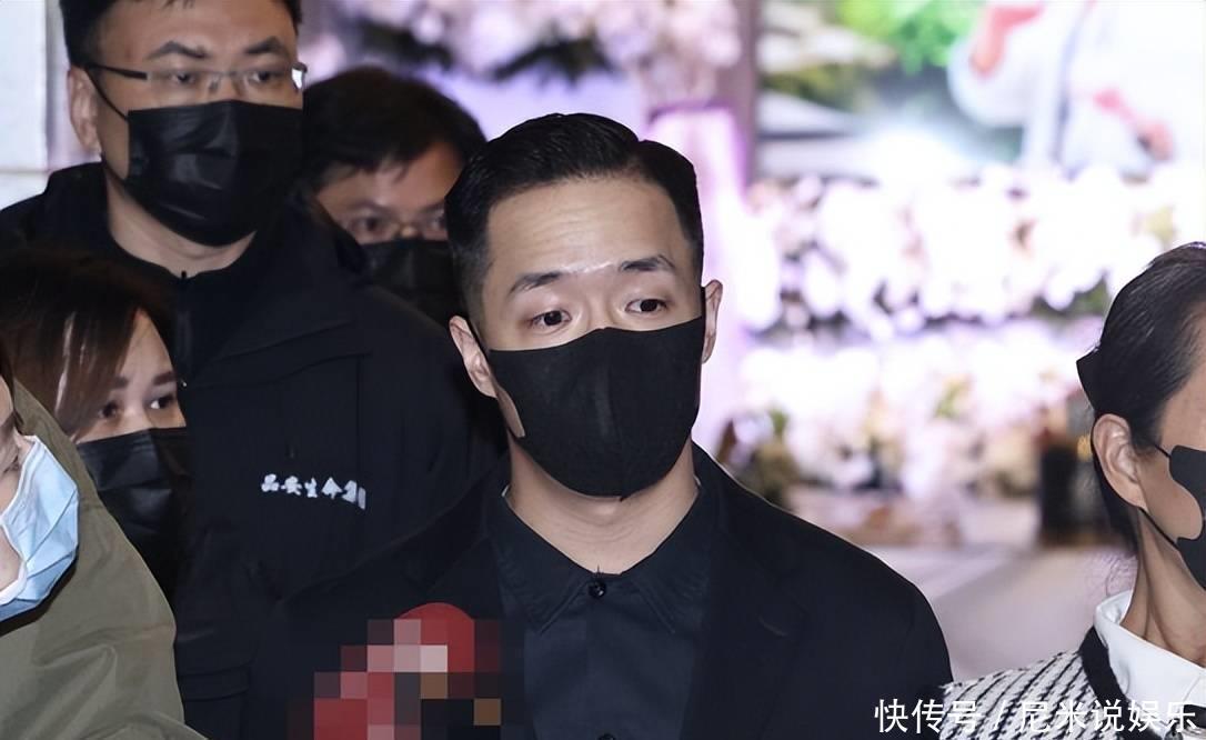 演员张振寰告别式,23年没见面的儿子现身,鞠躬送别父亲:这辈子辛苦了 - 360娱乐,你开心就好