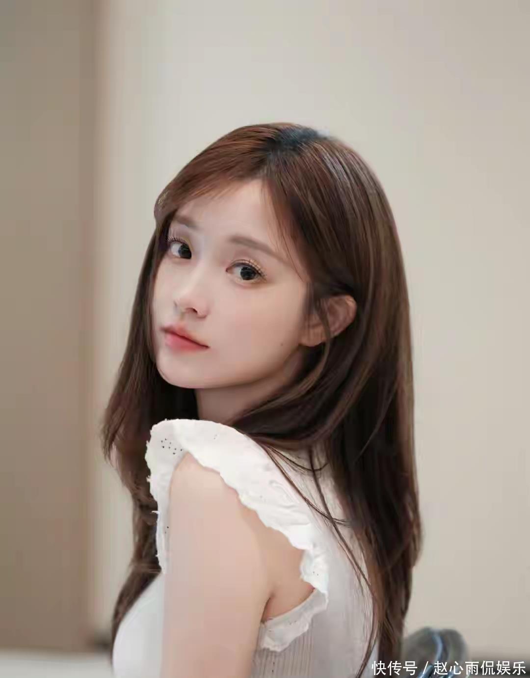 湖北宜昌甜妹张楚寒：168cm完美身材，舞动青春的宝藏女孩 - 360娱乐，你开心就好