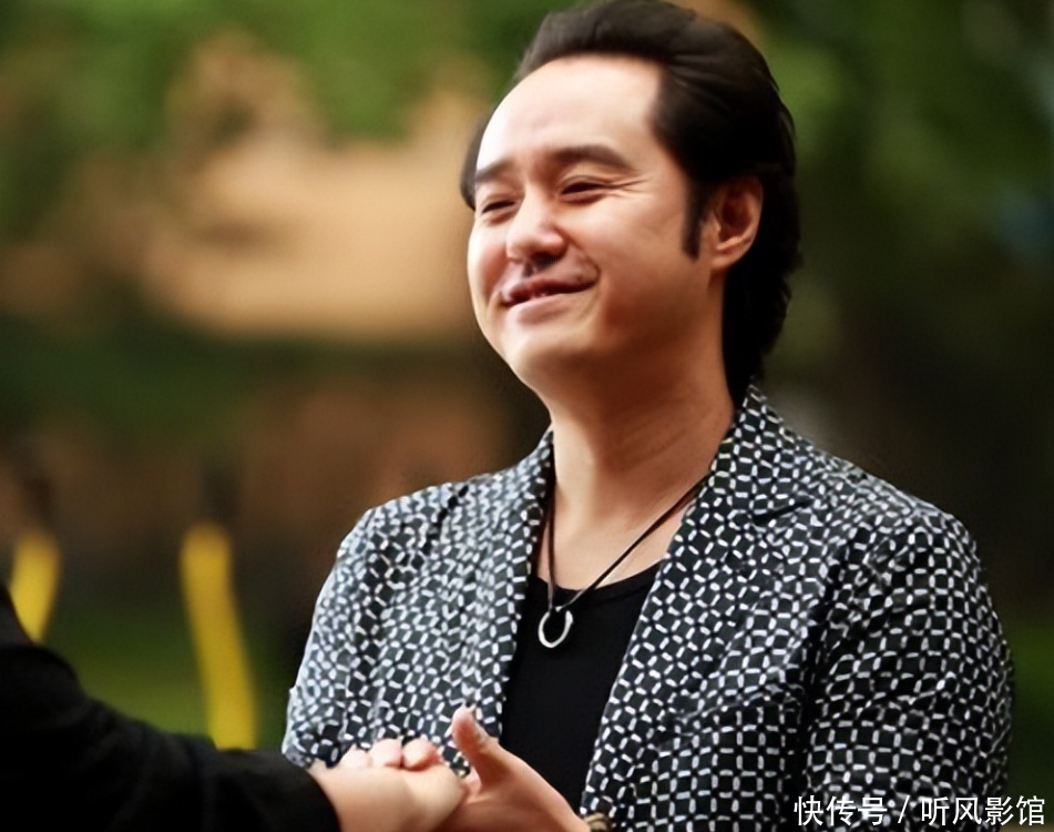 演员冯雷:48岁还不结婚,提到傅彪就哭,被父母怀疑性取向有问题 - 360娱乐,你开心就好