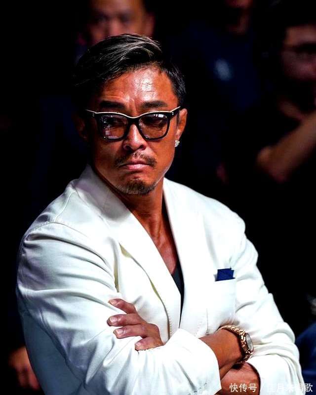 秋成勋和矢野志保用自己的行动证明,爱情是可以跨越国界和年龄的