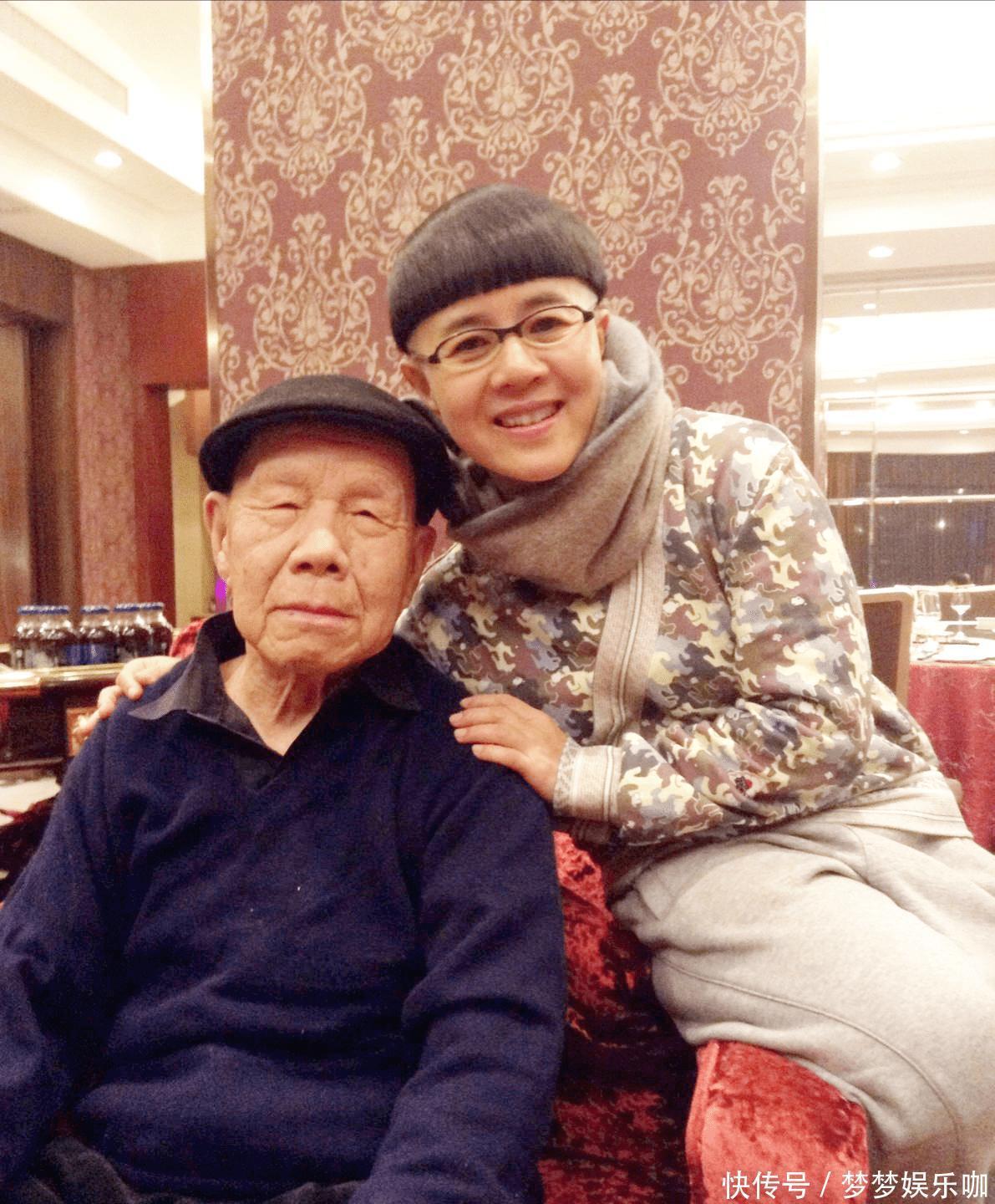 回顾金龟子刘纯燕:母亲离世有遗憾,支持父亲二婚,58岁就当姥姥 - 360娱乐,你开心就好