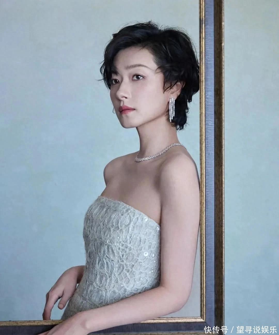 万茜的美，在她精致短发搭配抹胸裙的写真里，展现得淋漓尽致。 - 360娱乐，你开心就好
