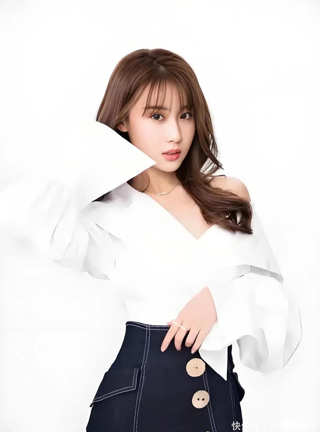 甜美女星张雅卓,甜蜜笑容,怦然心动