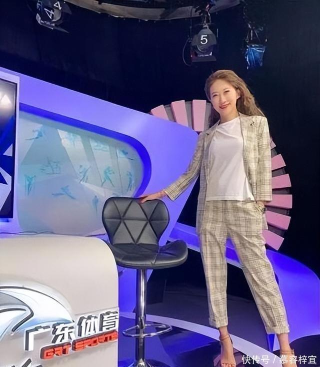 51岁广东体育台主持郑怡：39岁生女为家庭退休，老公常年不在广州 - 360娱乐，你开心就好