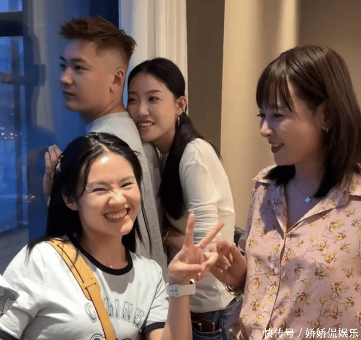 网红李勒优生日黄浦江边庆祝!已实现跨阶级,哥哥崔晋暖心告白