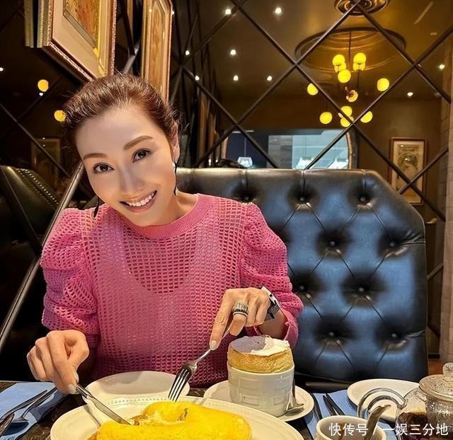 9位“脸美手丑”的明星:看脸美如花,伸手就尴尬,个个反差巨大 - 360娱乐,你开心就好