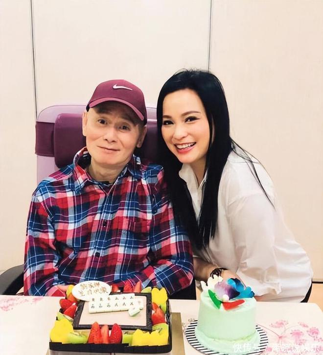 69岁刘家辉罕现身，双颊凹陷但笑得开心，瘫痪14年获演员贡献奖 - 360娱乐，你开心就好