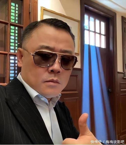 57岁周立波现状：定居美国低调生活，和富豪妻子偶尔回国 - 360娱乐，你开心就好