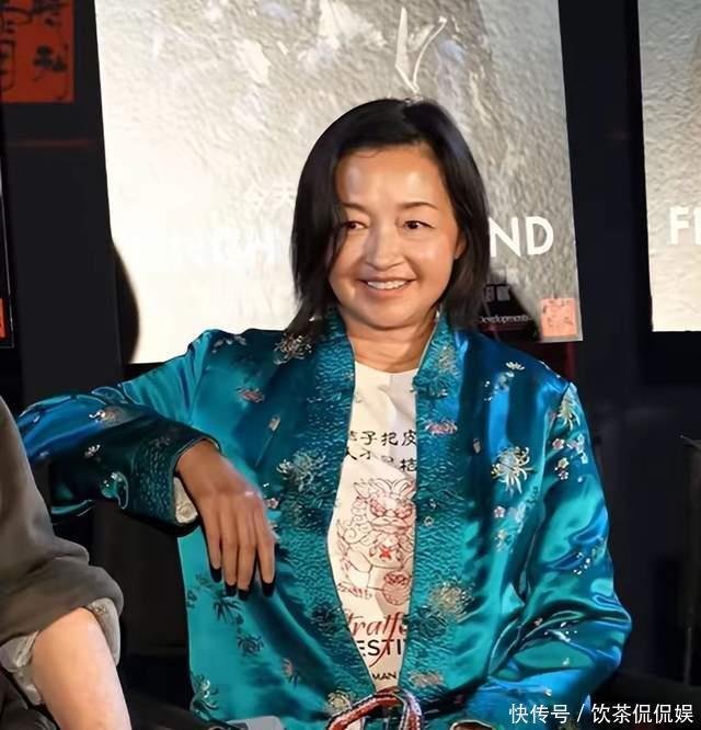 55岁李绮红复出拍电影,身材发福素颜出镜,却直言走出了容貌困局 - 360娱乐,你开心就好