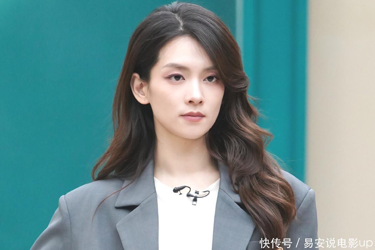 《浪姐5》决赛录完,陈昊宇C位,戚薇年度队长,12人成团8人出局 - 360娱乐,你开心就好