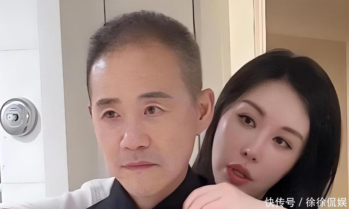74岁王石近况:不再掩饰白发,与田朴珺宛如父女,满面愁容 - 360娱乐,你开心就好