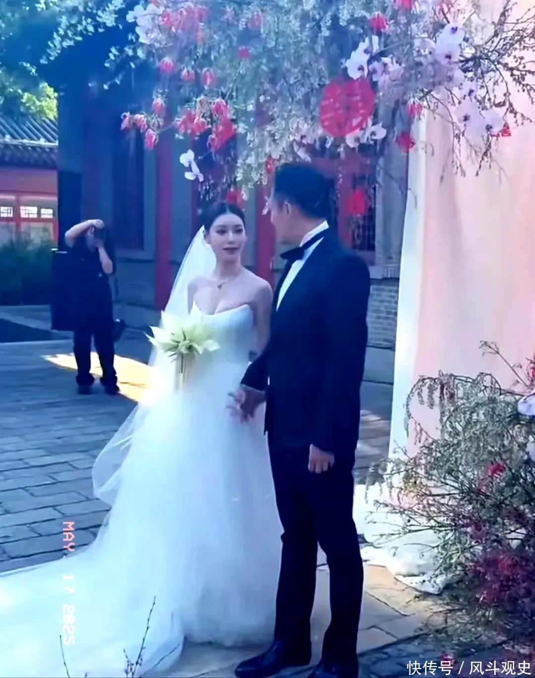 汪小菲大婚，父亲汪则翰夫妻罕见亮相，赵女士与张兰还是好闺蜜！ - 360娱乐，你开心就好