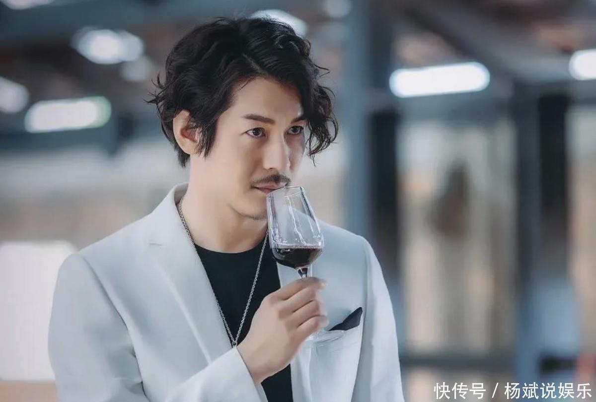 47岁王东官宣离婚！直播带货养3孩，家暴黑历史难洗白 - 360娱乐，你开心就好