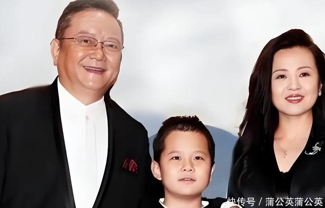 被传卖掉上亿豪宅移民美国的王刚,如今已经走上另一条大道 - 360娱乐,你开心就好