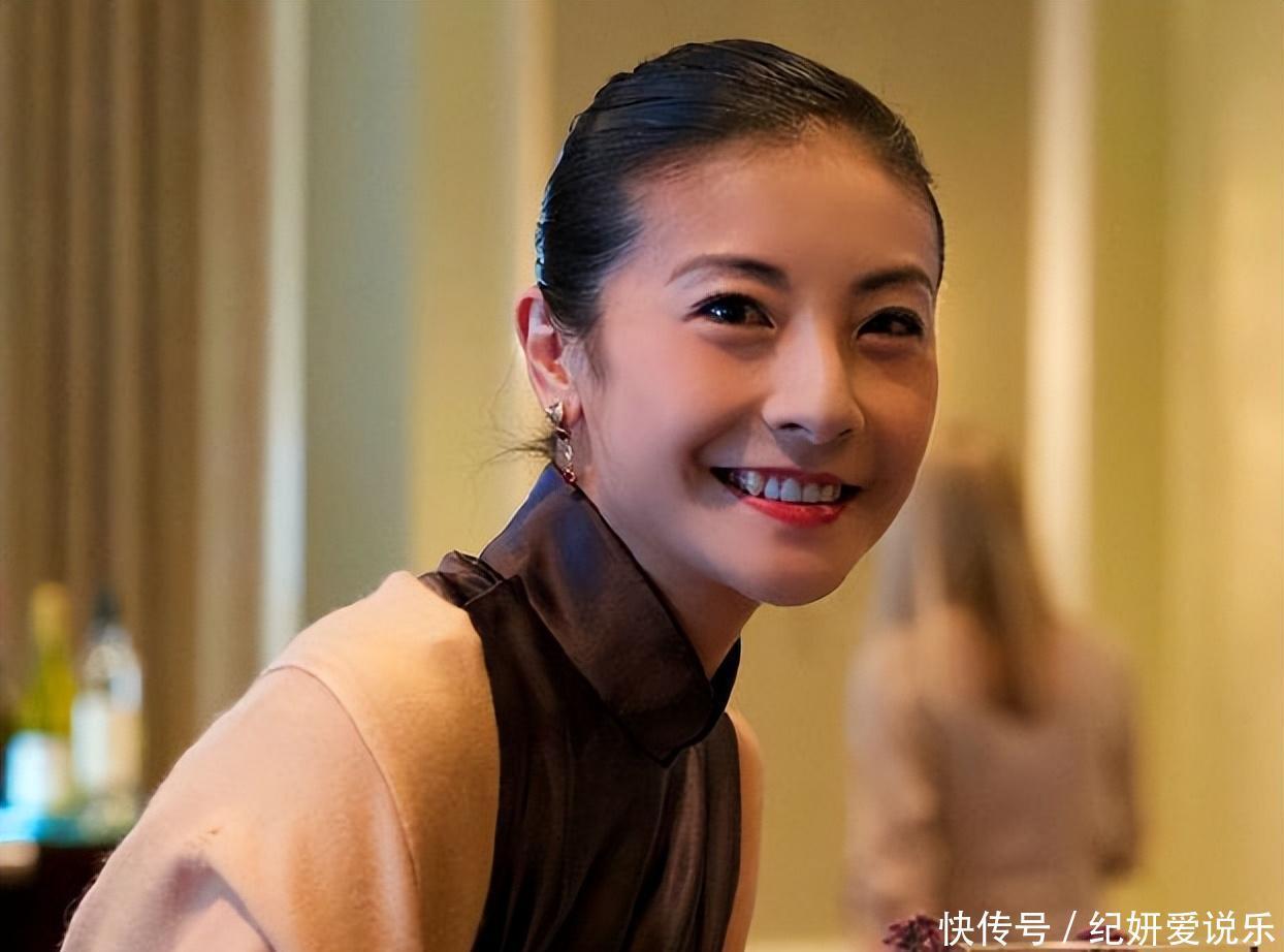 46岁谭元元美国大婚,嫁小8岁其貌不扬富豪曾经被曝插足他人婚姻