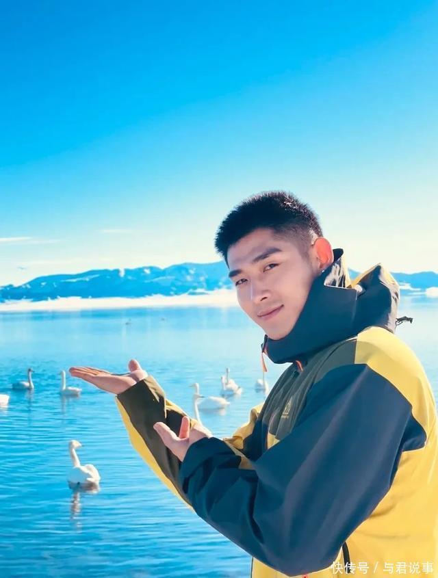 梁浩川是体育生,他也是一位非常优秀的男演员