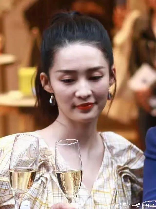 9位“脸美手丑”的明星:看脸美如花,伸手就尴尬,个个反差巨大 - 360娱乐,你开心就好