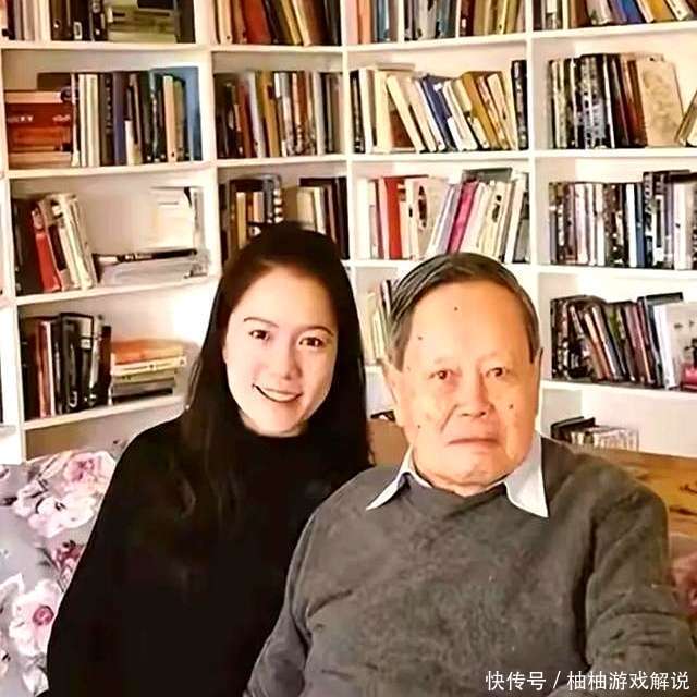 杨振宁妻子早年风采引热议,诺奖晚宴旧照,气质出众成焦点 - 360娱乐,你开心就好