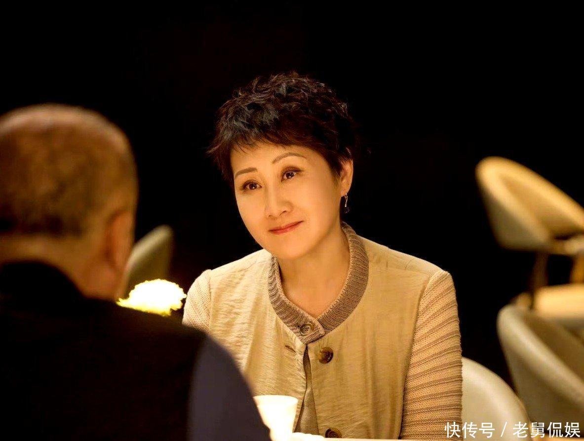 63岁张凯丽已活成“大女主”范本，内娱却仍困于少女审美 - 360娱乐，你开心就好