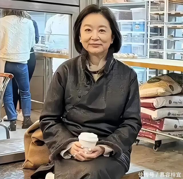 70岁林青霞vs73岁朱琳！近照曝光，两岸美人的差距真不是一星半点 - 360娱乐，你开心就好